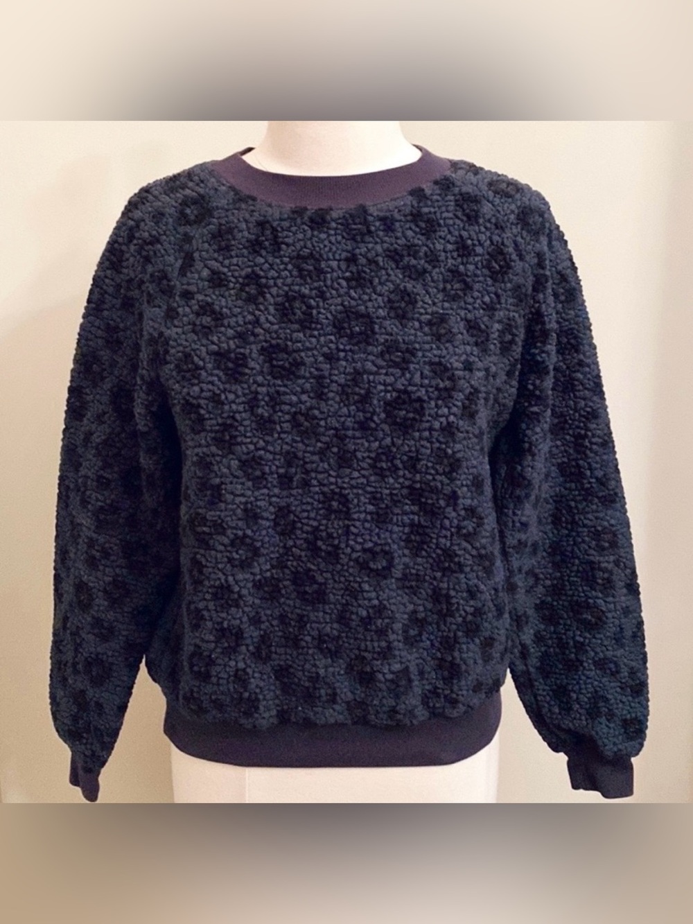 Old Navy Blue Animal Print SZ XS Casual Winter Cozy Sherpa Oversized Sweatshirt